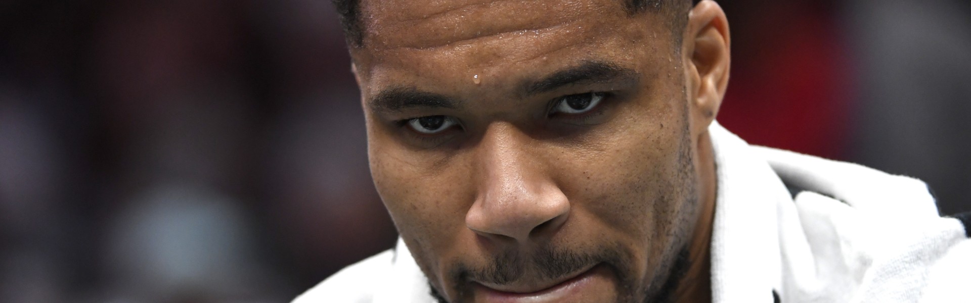 U球体育官网-又一场无奈的失利！字母哥13中9&amp;罚球14中7空砍25分 有7次失误